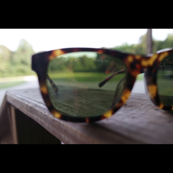 Maui Jim Sunglasses - Picture 3 of 5